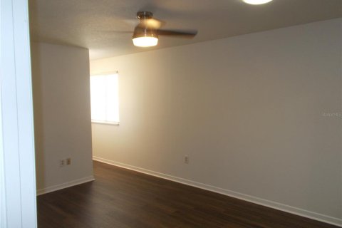 House in Ocala, Florida 2 bedrooms, 117.99 sq.m. № 2151013 - photo 11