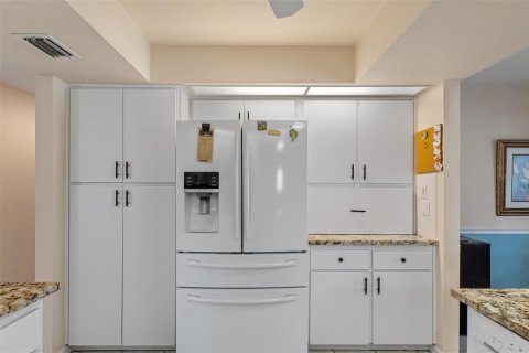 Купить виллу или дом в Спринг-Хилл, Флорида 8 комнат, 177.54м2, № 1608911 - фото 20
