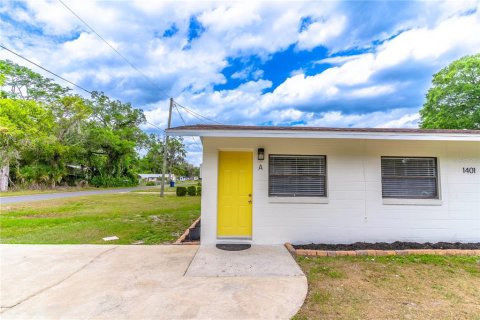 Commercial property in DeLand, Florida 2 bedrooms, 66.89 sq.m. № 1626743 - photo 1