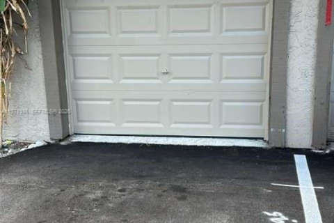 Touwnhouse à vendre à Lauderhill, Floride: 2 chambres, 80.64 m2 № 2032138 - photo 3