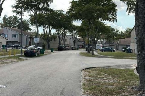 Touwnhouse à vendre à Lauderhill, Floride: 2 chambres, 80.64 m2 № 2032138 - photo 5