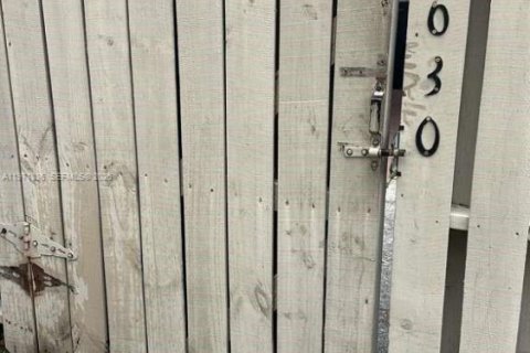 Touwnhouse à vendre à Lauderhill, Floride: 2 chambres, 80.64 m2 № 2032138 - photo 18