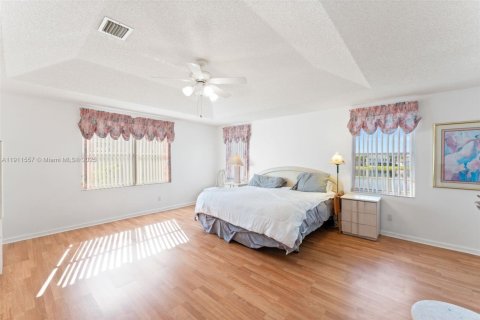 House in Pembroke Pines, Florida 4 bedrooms, 264.4 sq.m. № 1968090 - photo 13