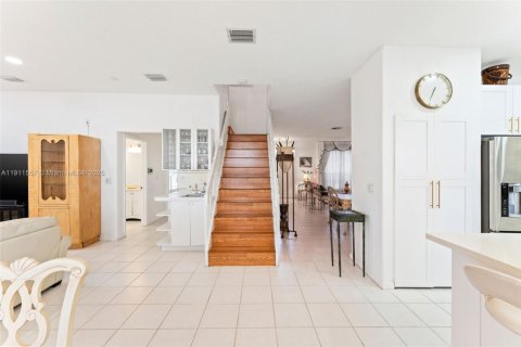 House in Pembroke Pines, Florida 4 bedrooms, 264.4 sq.m. № 1968090 - photo 12