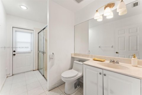 House in Pembroke Pines, Florida 4 bedrooms, 264.4 sq.m. № 1968090 - photo 27