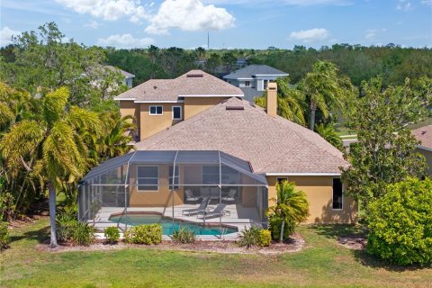 House in Bradenton, Florida 5 bedrooms, 265.89 sq.m. № 1587764 - photo 2