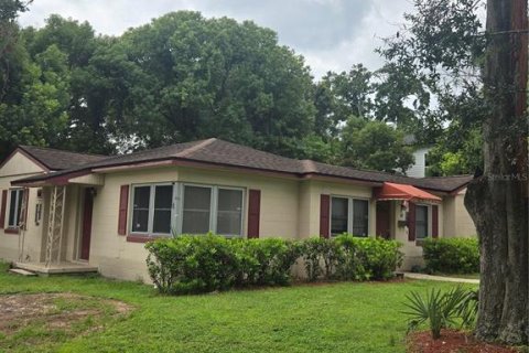 House in Orlando, Florida 4 bedrooms, 165.92 sq.m. № 2406763 - photo 5