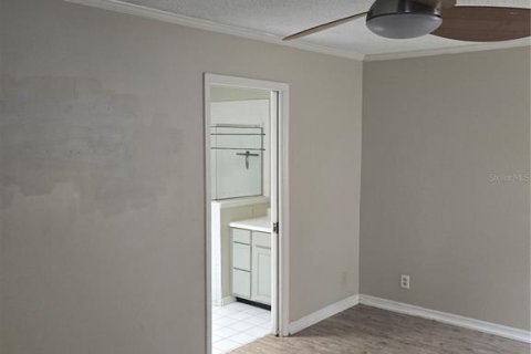 House in Orlando, Florida 4 bedrooms, 165.92 sq.m. № 2406763 - photo 23