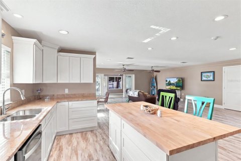 Villa ou maison à vendre à Crystal River, Floride: 3 chambres, 252.32 m2 № 2296665 - photo 9