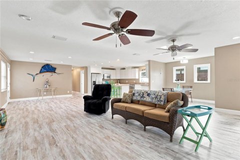 Villa ou maison à vendre à Crystal River, Floride: 3 chambres, 252.32 m2 № 2296665 - photo 8