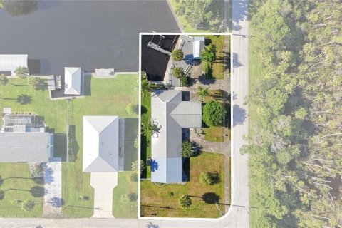 Casa en Crystal River, Florida 3 dormitorios, 252.32 m2 № 2296665