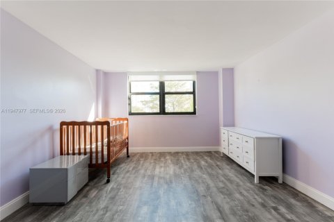 Apartamento en alquiler en Sunny Isles Beach, Florida, 2 dormitorios, 115.2 m2 № 2004051 - foto 28