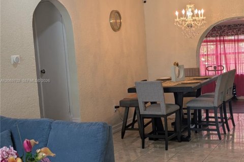 Villa ou maison à vendre à Miami Gardens, Floride: 3 chambres, 164.53 m2 № 2295931 - photo 13