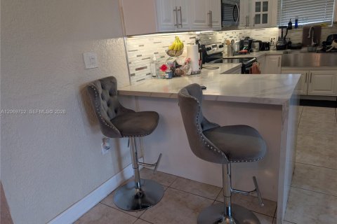 Villa ou maison à vendre à Miami Gardens, Floride: 3 chambres, 164.53 m2 № 2295931 - photo 17