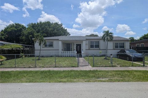 Villa ou maison à vendre à Miami Gardens, Floride: 3 chambres, 164.53 m2 № 2295931 - photo 9