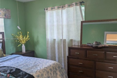 Villa ou maison à vendre à Miami Gardens, Floride: 3 chambres, 164.53 m2 № 2295931 - photo 23