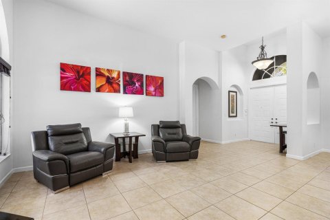 House in Lake Worth, Florida 4 bedrooms, 257.71 sq.m. № 2181718 - photo 4