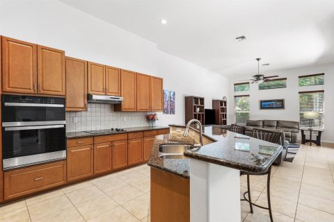 House in Lake Worth, Florida 4 bedrooms, 257.71 sq.m. № 2181718 - photo 10