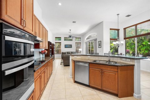House in Lake Worth, Florida 4 bedrooms, 257.71 sq.m. № 2181718 - photo 9