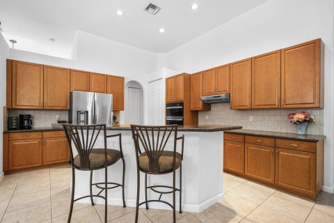 House in Lake Worth, Florida 4 bedrooms, 257.71 sq.m. № 2181718 - photo 8