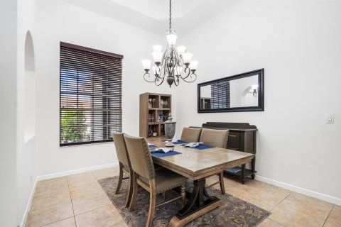 House in Lake Worth, Florida 4 bedrooms, 257.71 sq.m. № 2181718 - photo 5