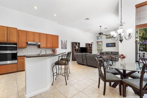 House in Lake Worth, Florida 4 bedrooms, 257.71 sq.m. № 2181718 - photo 7