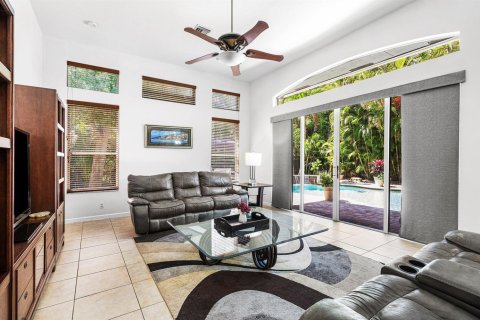 House in Lake Worth, Florida 4 bedrooms, 257.71 sq.m. № 2181718 - photo 14