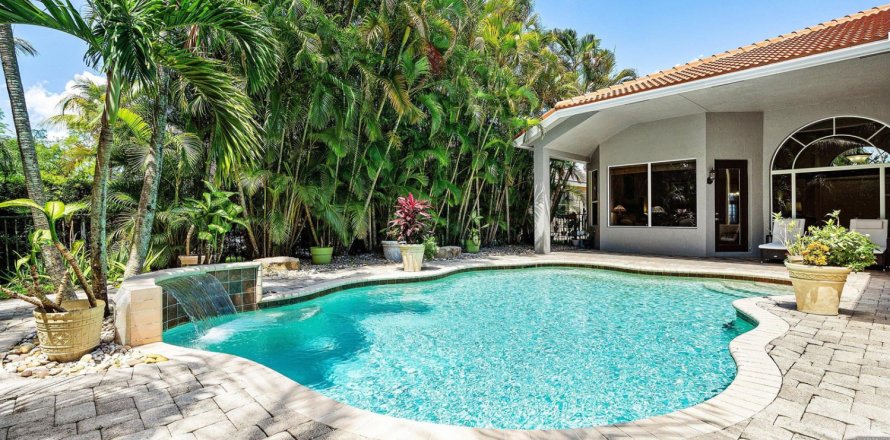 House in Lake Worth, Florida 4 bedrooms, 257.71 sq.m. № 2181718