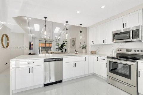 Condo in Boca Raton, Florida, 3 bedrooms  № 1485462 - photo 1