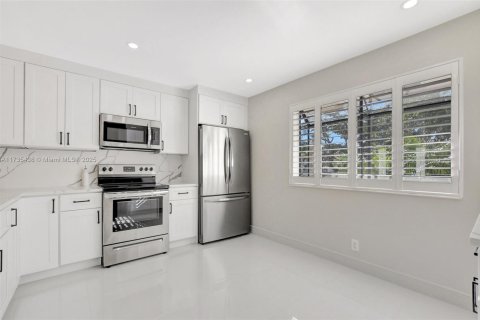 Condo in Boca Raton, Florida, 3 bedrooms  № 1485462 - photo 11