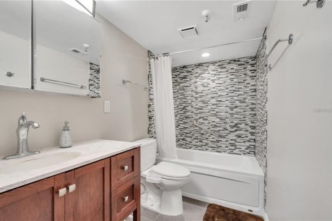 Condominio en venta en Orlando, Florida, 2 dormitorios, 110.46 m2 № 1747398 - foto 10
