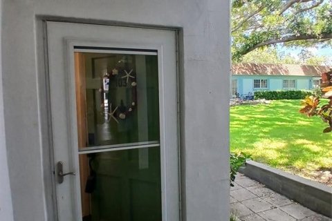 Condo in Dunedin, Florida, 2 bedrooms № 2207885 - photo 9