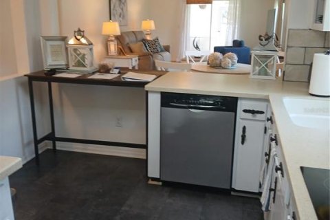 Condo in Dunedin, Florida, 2 bedrooms № 2207885 - photo 3
