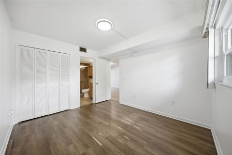 Condominio en venta en Lakeland, Florida, 2 dormitorios, 78.04 m2 № 2258593 - foto 12