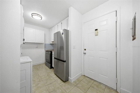 Condominio en venta en Lakeland, Florida, 2 dormitorios, 78.04 m2 № 2258593 - foto 4