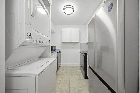 Condominio en venta en Lakeland, Florida, 2 dormitorios, 78.04 m2 № 2258593 - foto 6