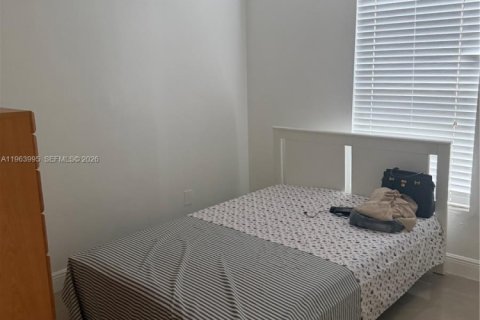 Villa ou maison à vendre à Miami, Floride: 6 chambres, 210.7 m2 № 2025662 - photo 25