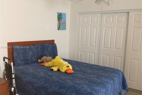 Villa ou maison à vendre à Miami, Floride: 6 chambres, 210.7 m2 № 2025662 - photo 28