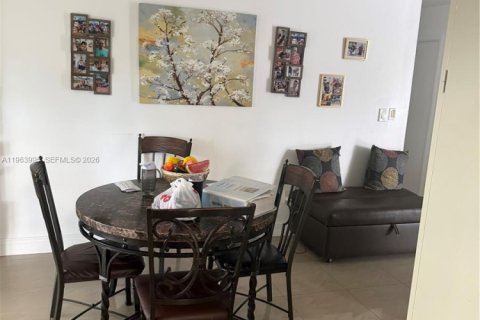 Villa ou maison à vendre à Miami, Floride: 6 chambres, 210.7 m2 № 2025662 - photo 18