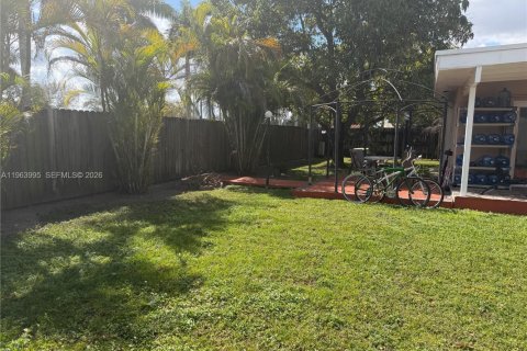 Villa ou maison à vendre à Miami, Floride: 6 chambres, 210.7 m2 № 2025662 - photo 5