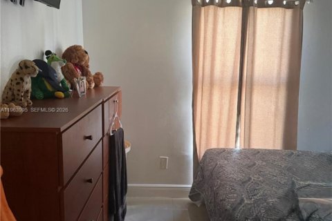 Villa ou maison à vendre à Miami, Floride: 6 chambres, 210.7 m2 № 2025662 - photo 20