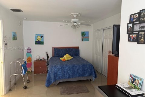 Villa ou maison à vendre à Miami, Floride: 6 chambres, 210.7 m2 № 2025662 - photo 29