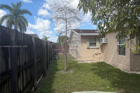 Villa ou maison à vendre à Miami, Floride: 6 chambres, 210.7 m2 № 2025662 - photo 7