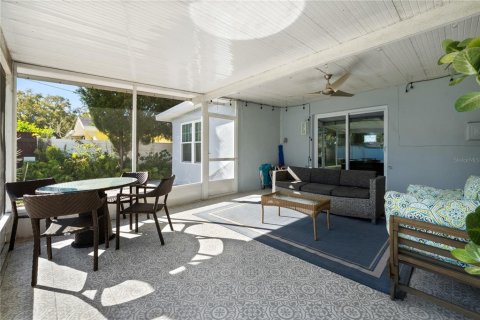 House in Largo, Florida 4 bedrooms, 122.45 sq.m. № 1833293 - photo 26