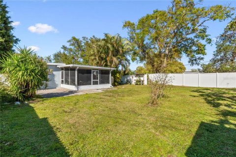 House in Largo, Florida 4 bedrooms, 122.45 sq.m. № 1833293 - photo 29