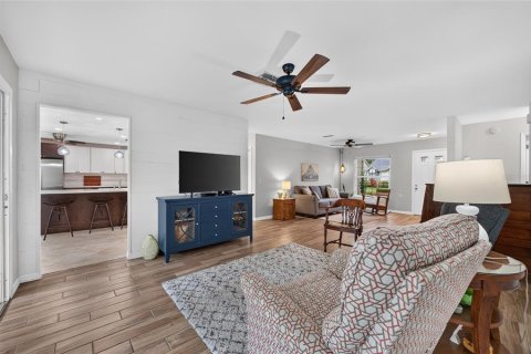 Condominio en venta en New Port Richey, Florida, 2 dormitorios, 137.96 m2 № 2286990 - foto 17