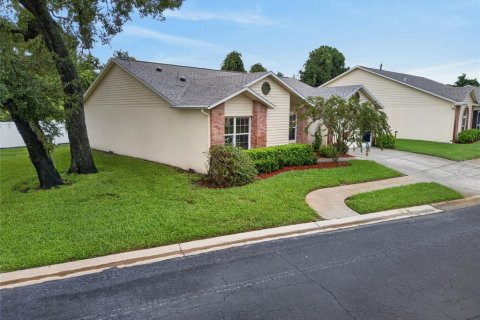 Condominio en venta en New Port Richey, Florida, 2 dormitorios, 137.96 m2 № 2286990 - foto 2