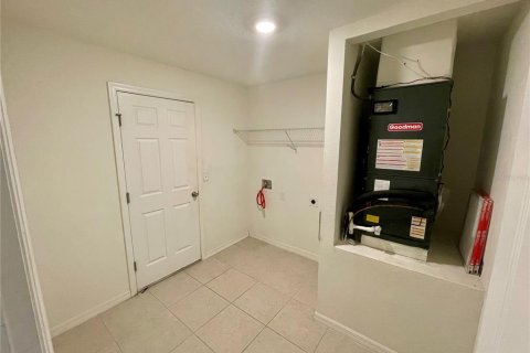 Casa en alquiler en Haines City, Florida, 4 dormitorios, 166.39 m2 № 1826517 - foto 16