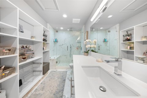 Villa ou maison à vendre à Miami, Floride: 3 chambres, 167.69 m2 № 2026814 - photo 13