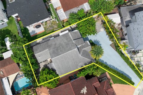 Villa ou maison à vendre à Miami, Floride: 3 chambres, 167.69 m2 № 2026814 - photo 4